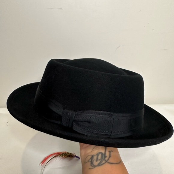 SOLD MAGILL WOOL FEATHER HAT - Picture 3 of 7